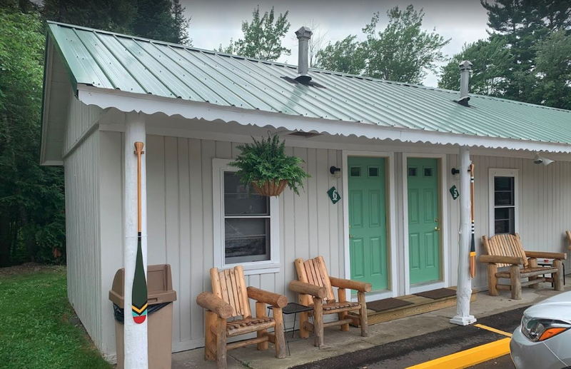 Paddlers Inn (Christmas Motel) - Paddlers Inn (newer photo)